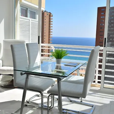 Los Caballos Vip Playa Levante Benidorm Exterior photo
