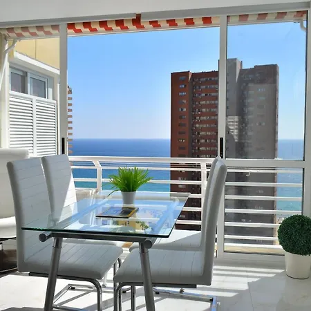 Los Caballos Vip Playa Levante Benidorm Exterior photo